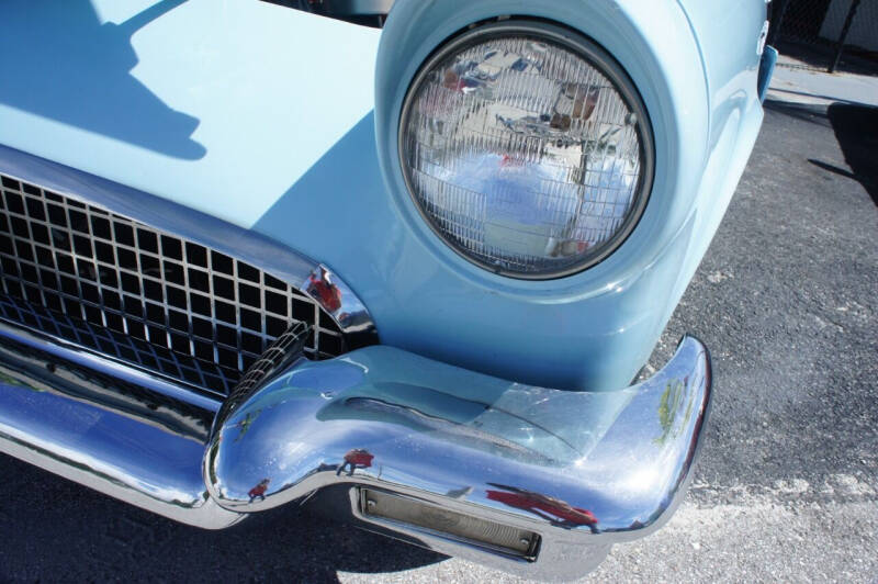 1957 Ford Thunderbird