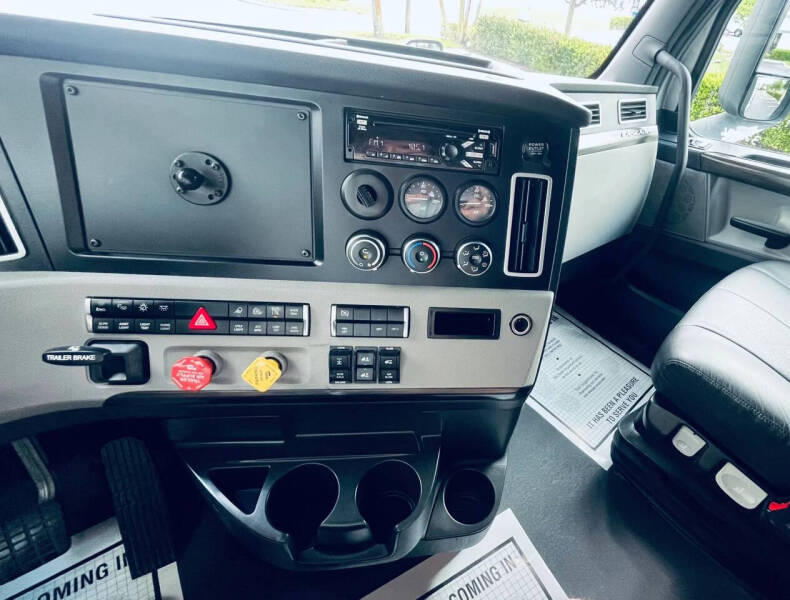 2021 Freightliner Cascadia