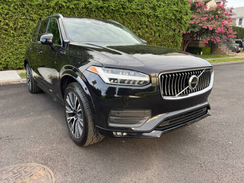 2022 Volvo XC90 T5 Momentum