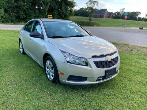 2013 Chevrolet Cruze for sale at Tennessee Valley Wholesale Autos LLC in Huntsville AL