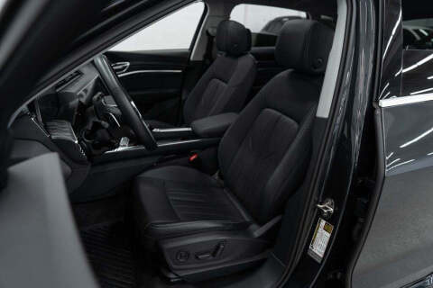 2021 Audi e-tron quattro Premium Plus