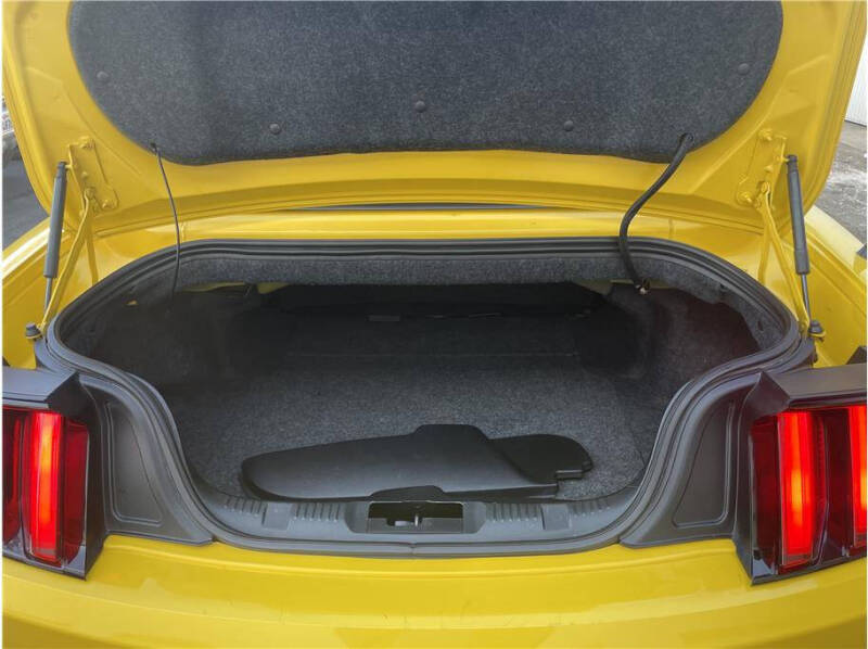 2015 Ford Mustang V6