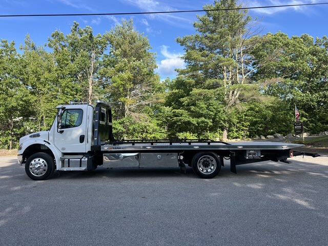 2022 Freightliner M2 106
