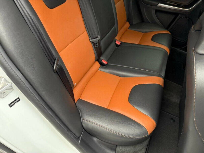 2018 Volvo V60 Cross Country T5 Premier