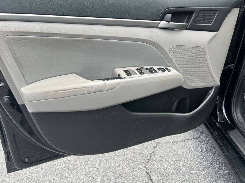 2018 Hyundai Elantra