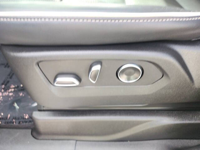 2025 Cadillac Escalade ESV Premium Luxury