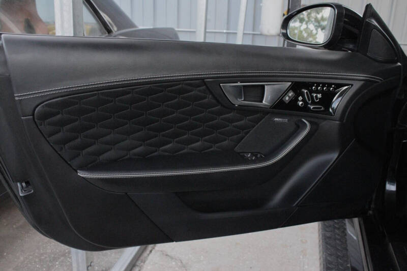 2017 Jaguar F-TYPE SVR