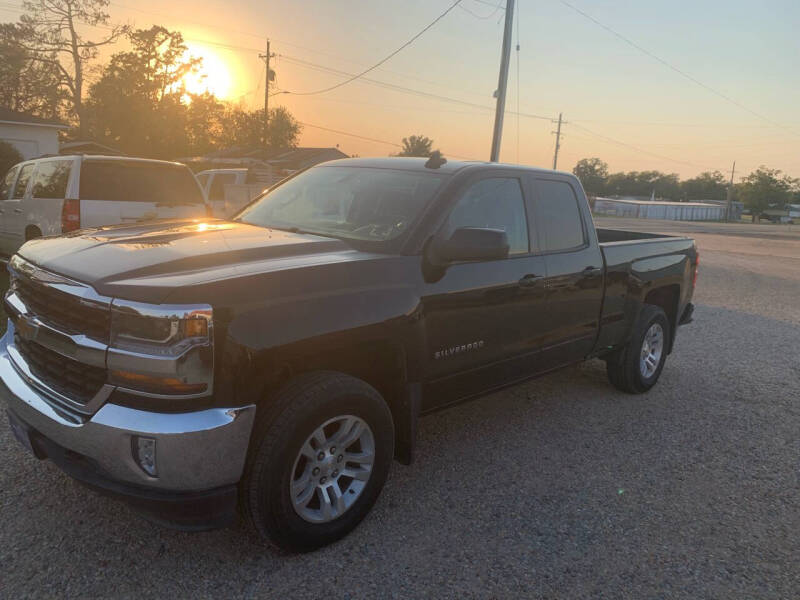 2017 Chevrolet Silverado 1500 LT photo 3