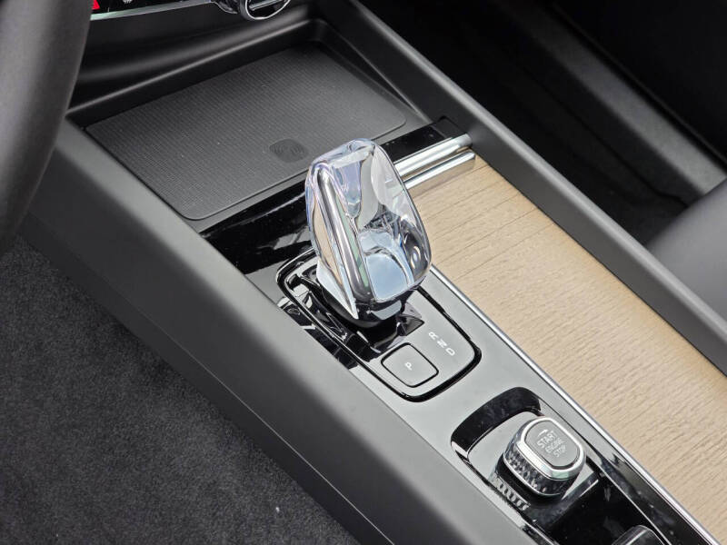2026 Volvo XC60 T8 Core