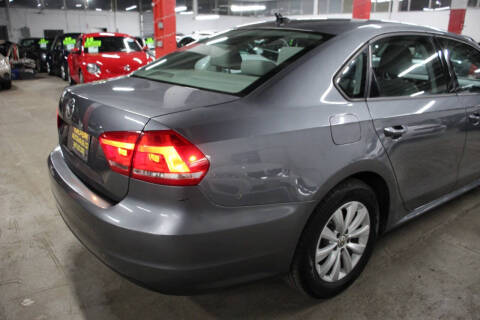 2013 Volkswagen Passat Wolfsburg Edition