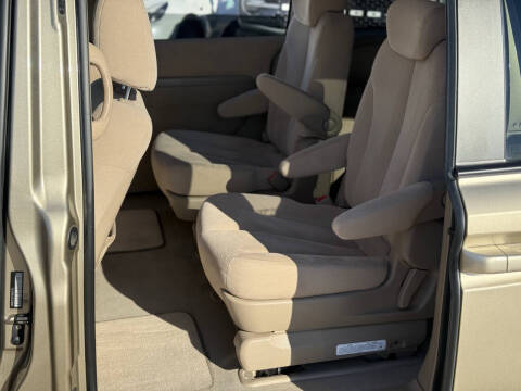 2007 Hyundai Entourage SE