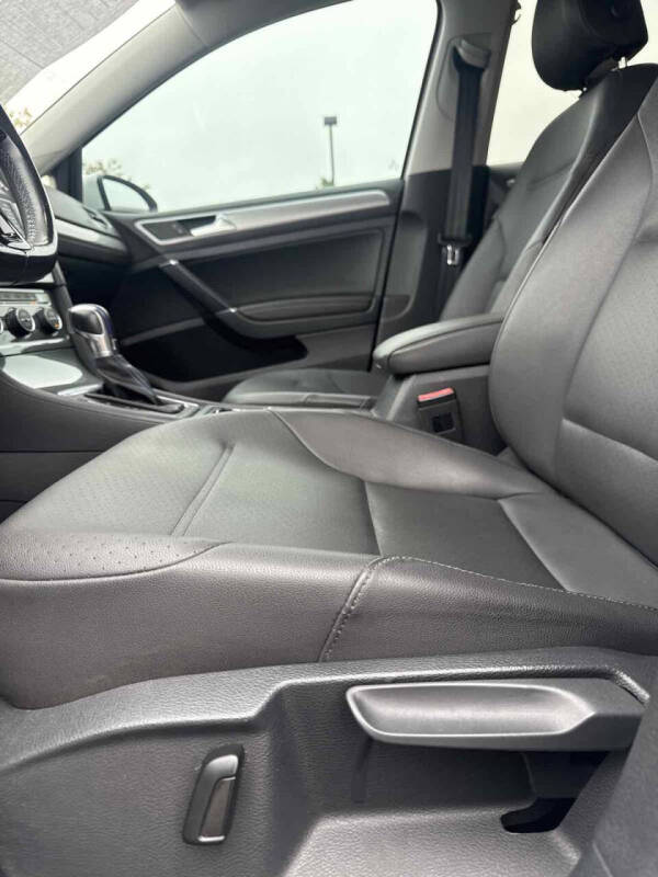 2015 Volkswagen e-Golf SEL Premium