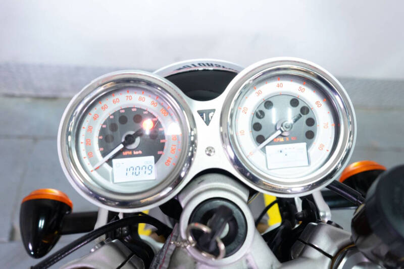 2023 Triumph Thruxton RS