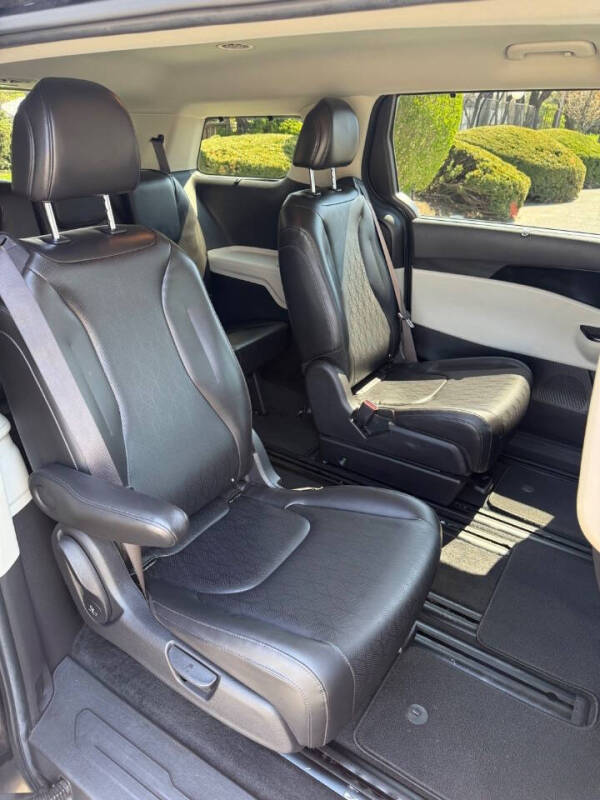 2022 Kia Carnival EX