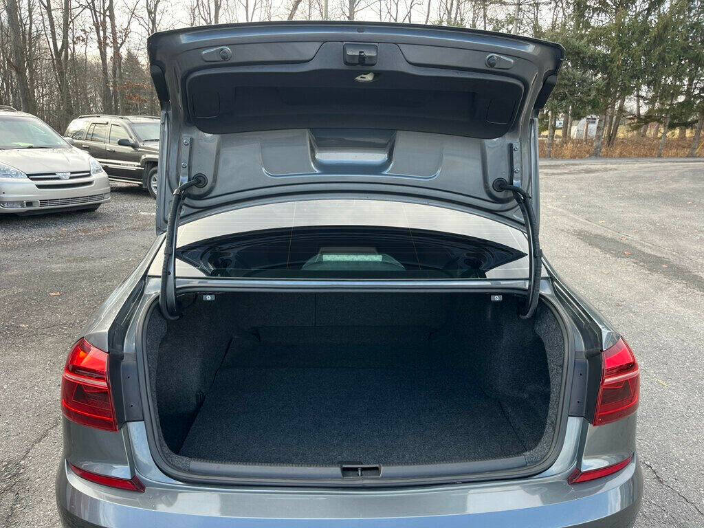 2017 Volkswagen Passat 28
