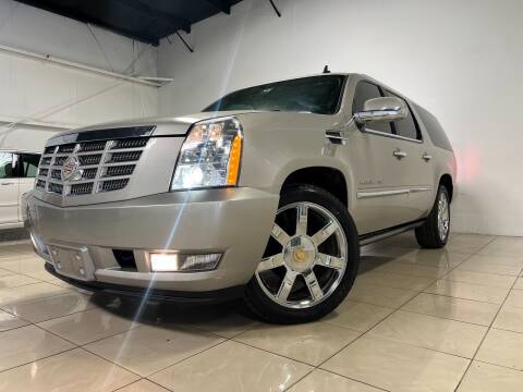 2009 Cadillac Escalade ESV for sale at ROADSTERS AUTO in Houston TX