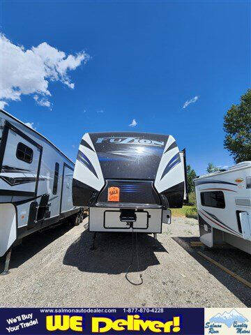 2019 Keystone 427 TOYHAULER