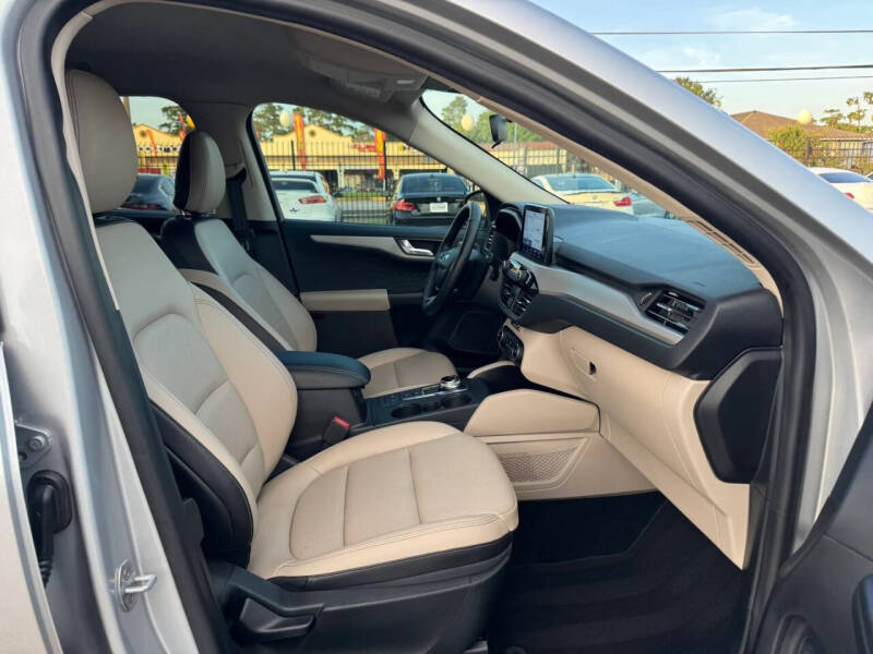 2020 Ford Escape SEL