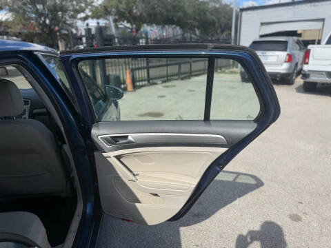 2017 Volkswagen Golf TSI Wolfsburg Edition