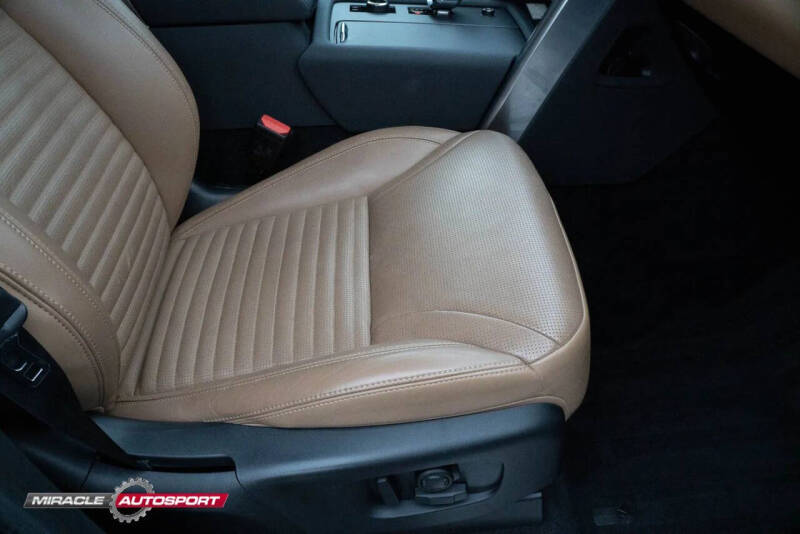 2022 Land Rover Discovery P300 S