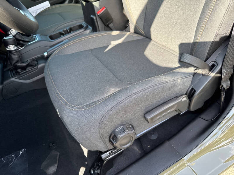 2025 Jeep Gladiator Sport