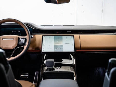 2025 Land Rover Range Rover Sport P460e Dynamic SE