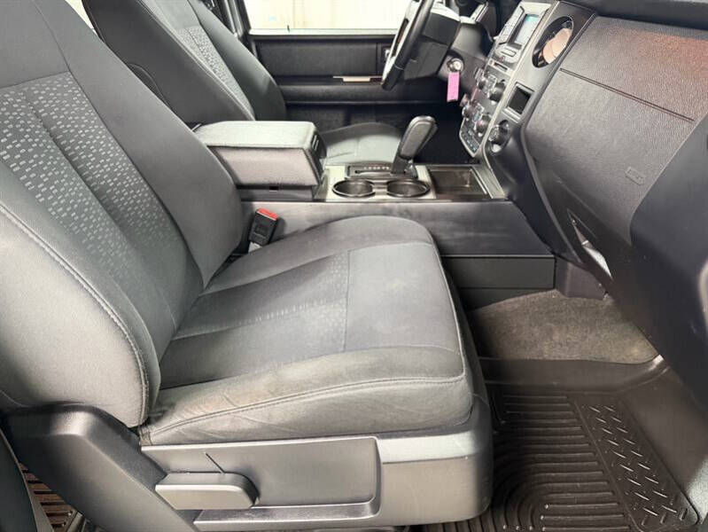 2017 Ford Expedition XL Fleet
