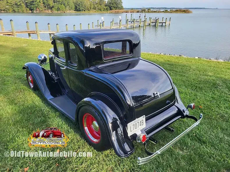 1932 Ford 5-Window