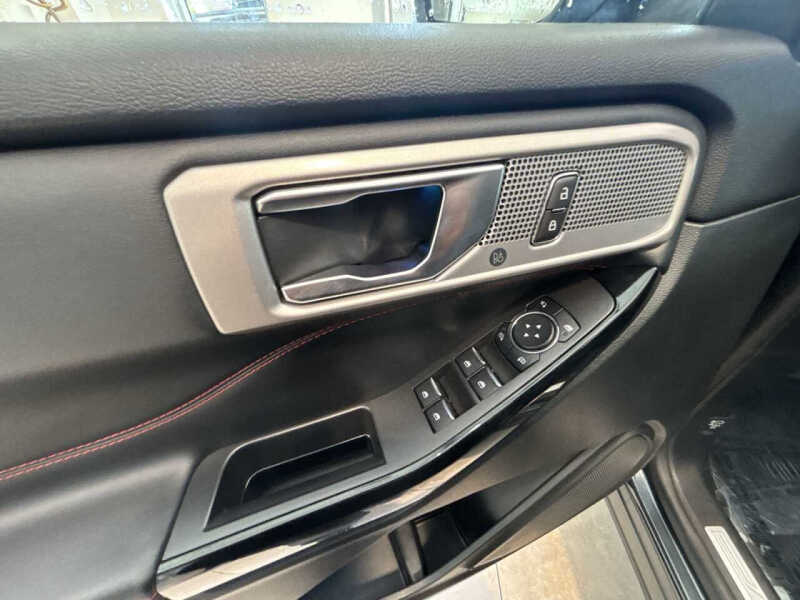 2024 Ford Explorer ST-Line