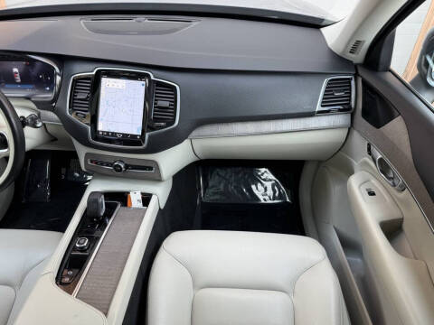 2023 Volvo XC90 B5 Plus Bright Theme