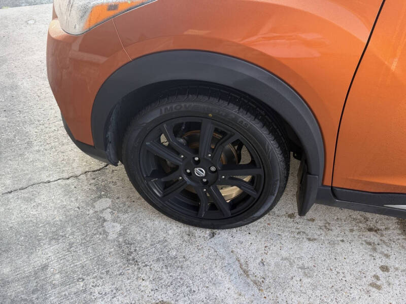 2020 Nissan Kicks SR