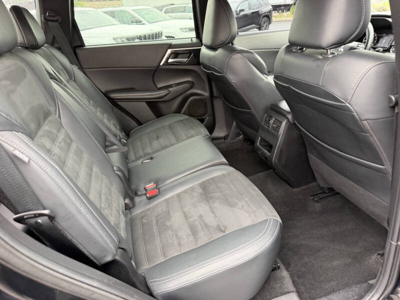 2022 Mitsubishi Outlander SE