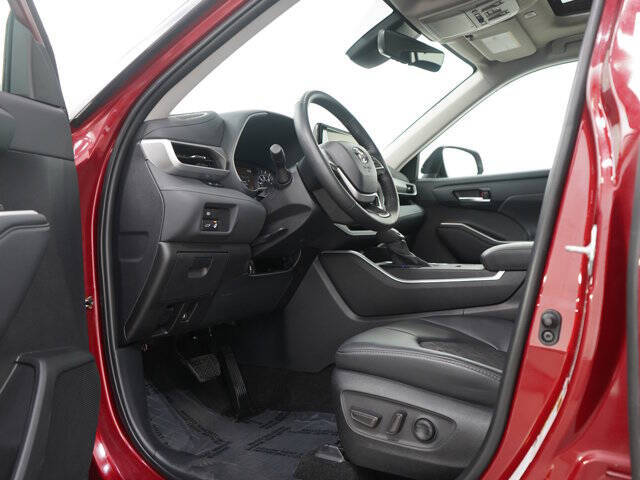 2024 Toyota Highlander Hybrid XLE