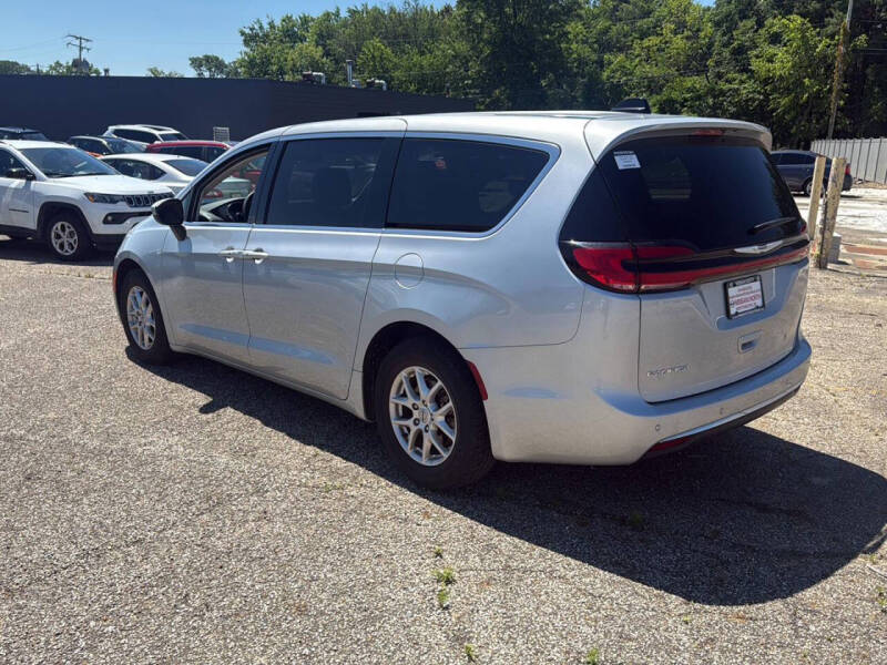 2023 Chrysler Pacifica Touring L