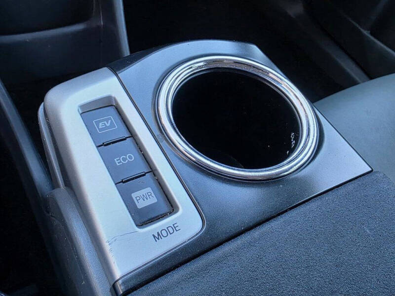 2013 Toyota Prius v
