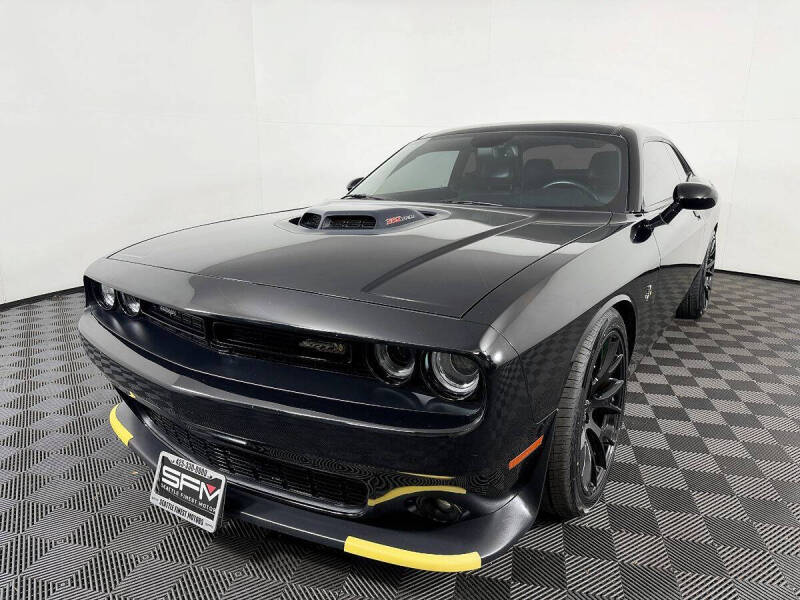 2016 Dodge Challenger 392 HEMI Scat Pack Shaker