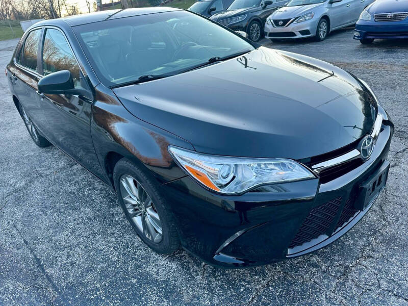 2017 Toyota Camry SE photo 4