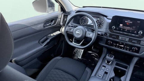 2025 Nissan Pathfinder S