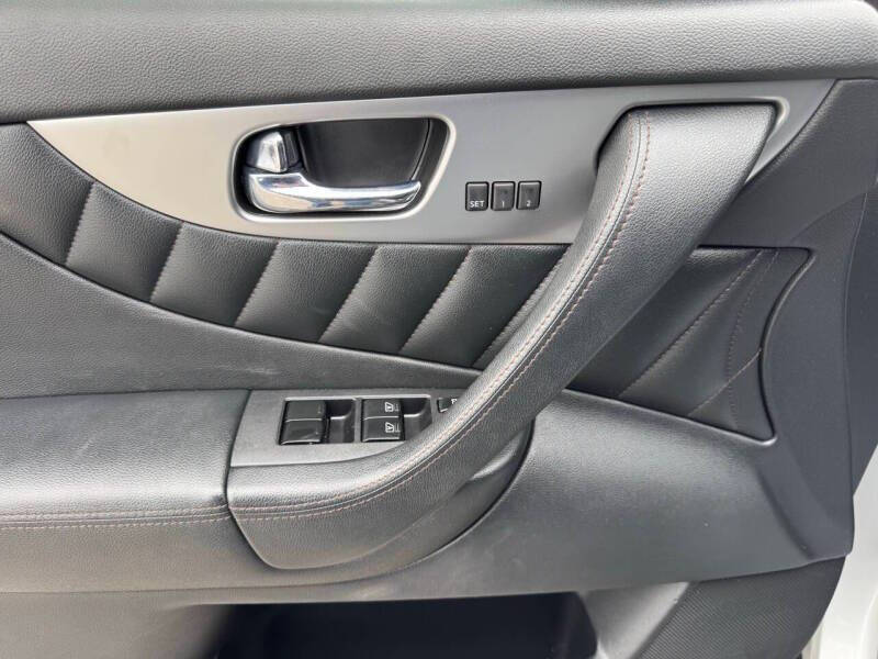 2012 Infiniti FX35