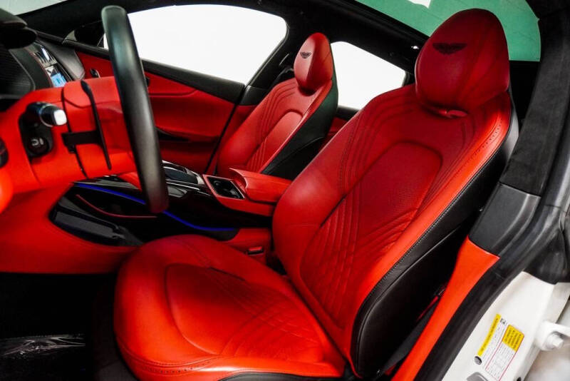 2021 Aston Martin DBX