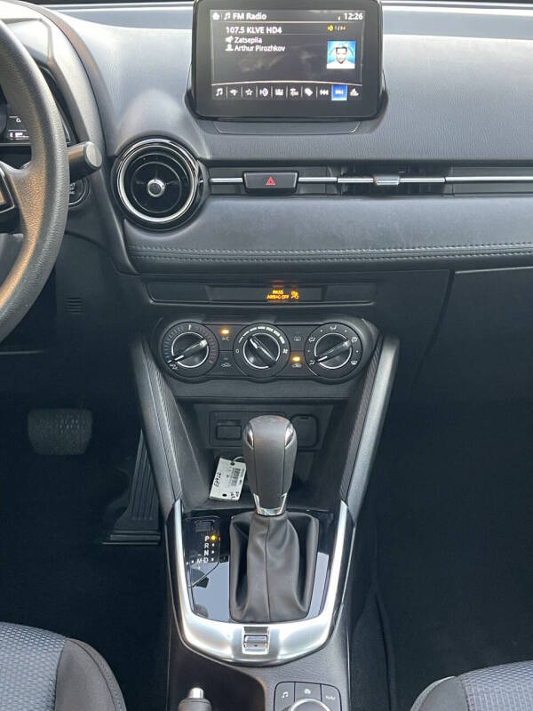 2019 Toyota Yaris XLE