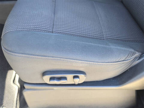 2012 Nissan Titan SV