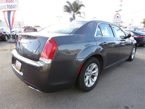 2016 Chrysler 300