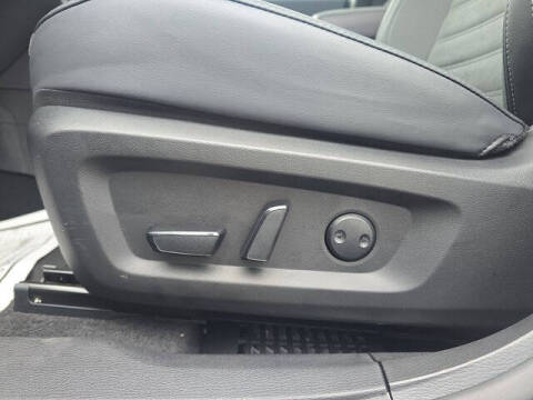 2025 Mitsubishi Outlander PHEV SE