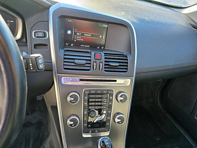 2015 Volvo XC60 T5 Drive-E Premier