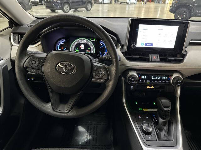 2025 Toyota RAV4 Hybrid XLE