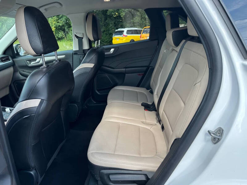 2022 Ford Escape SEL