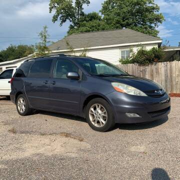 2006 Toyota Sienna for sale at CarWorx LLC in Dunn NC