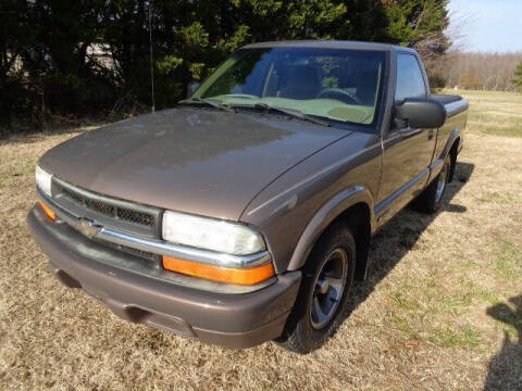 2000 Chevrolet S-10 for sale at European Coach Werkes, Inc in Frankford DE