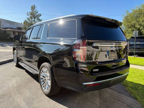 2024 Chevrolet Suburban LT